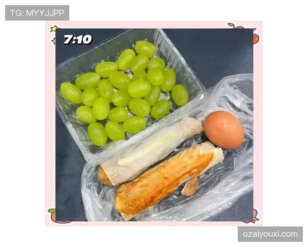 丁霞家的冰箱里居然塞满了能量胶和蛋白粉，连瓶可乐都找不到