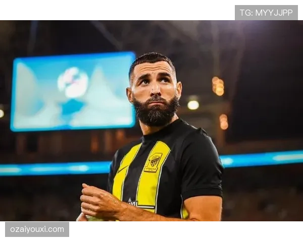 吉鲁与本泽马禁区跑位偏好差异及其对射门效率的影响趋势