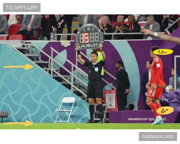 体育道德在足球规则中的体现：裁判如何依据公平竞赛原则处理争议判罚